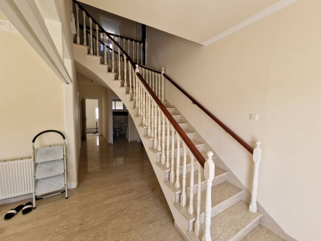 Casa en Aradippou, Chipre, 450 m² - imagen 18