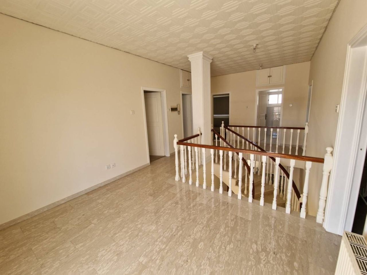 Casa en Aradippou, Chipre, 450 m² - imagen 19