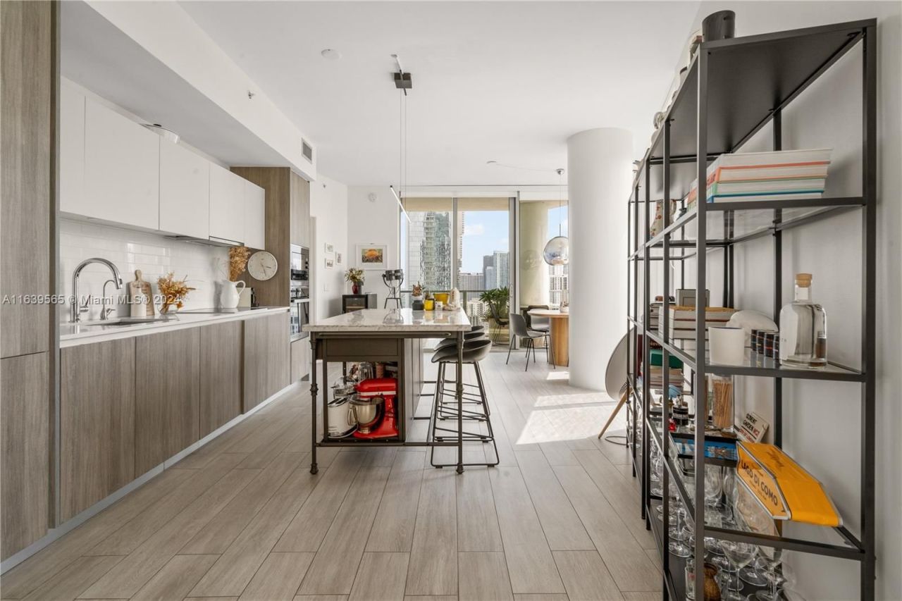 Flat in Miami, USA, 90 m² - picture 2