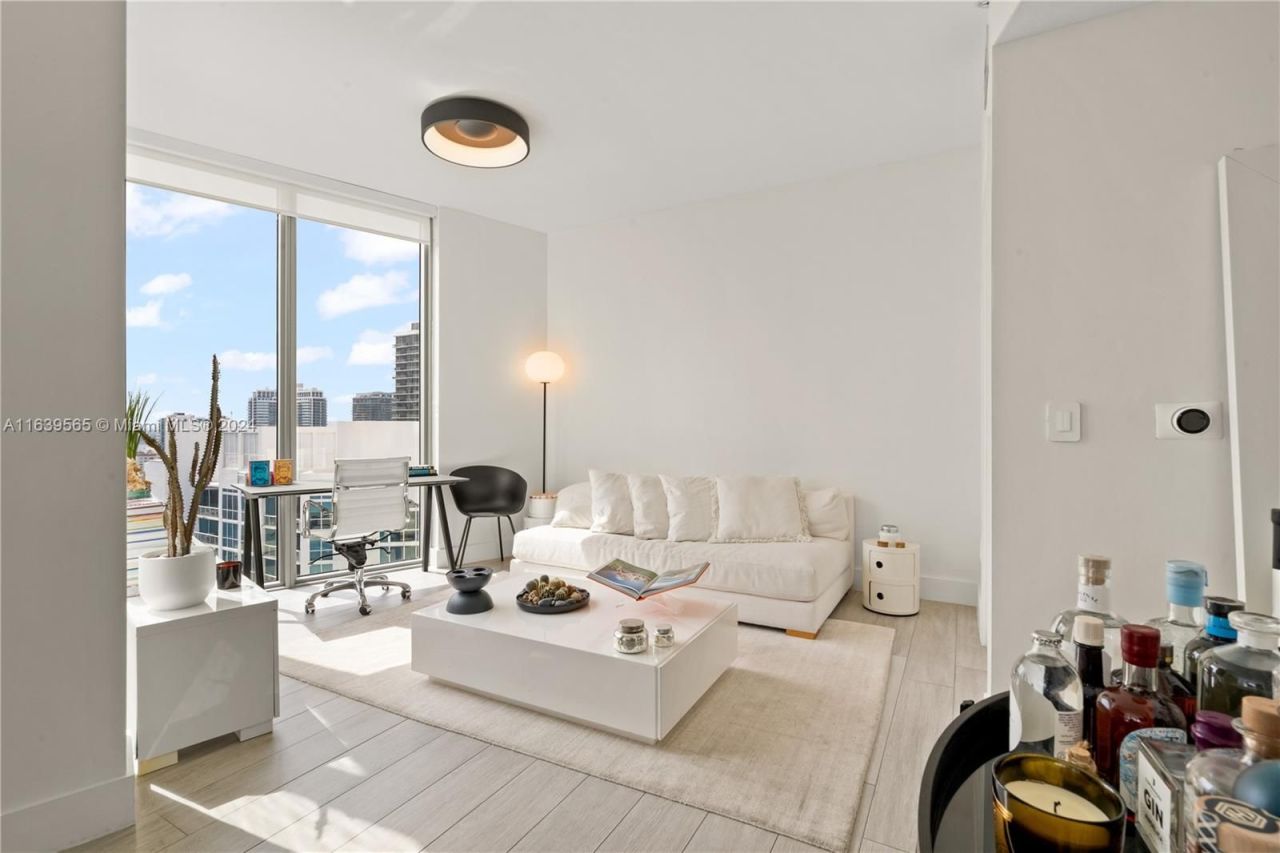 Flat in Miami, USA, 90 m² - picture 6