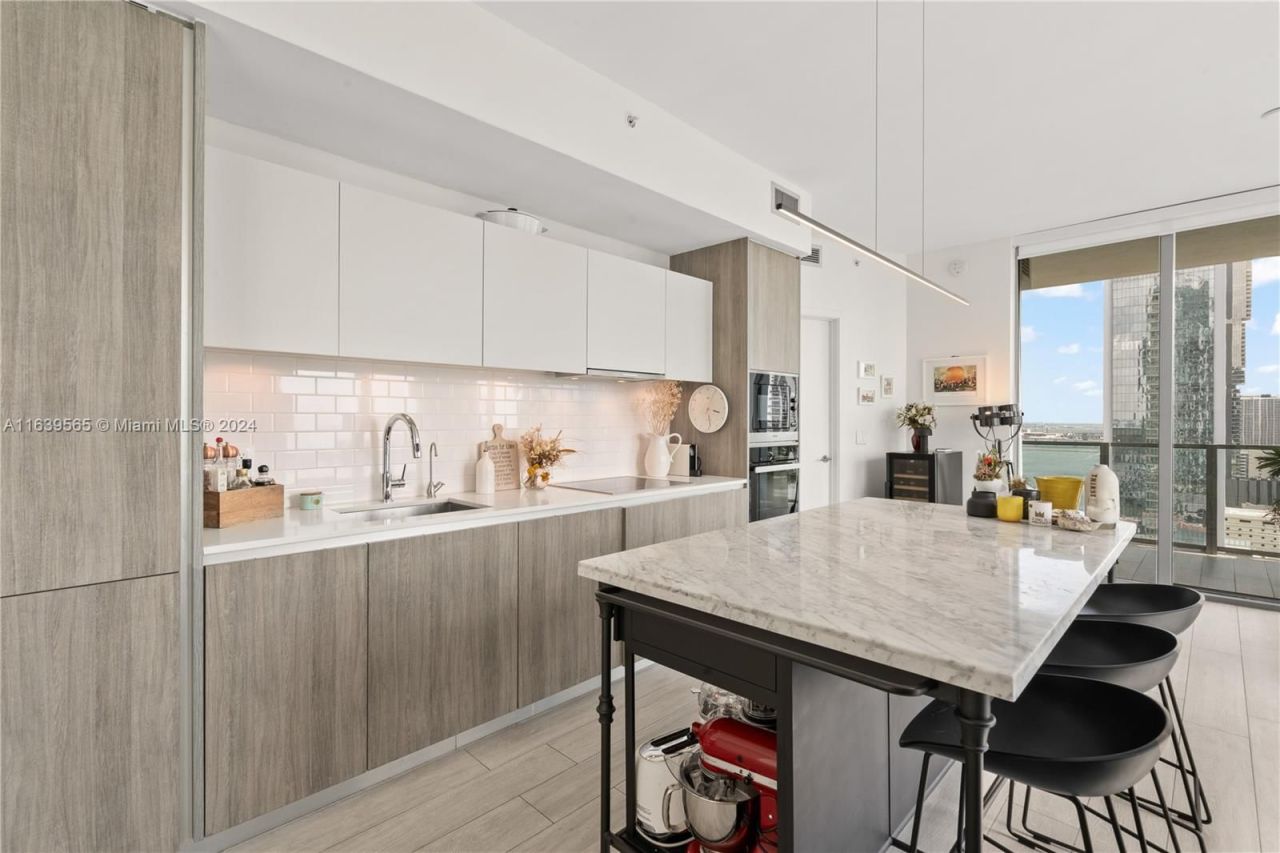 Flat in Miami, USA, 90 m² - picture 7