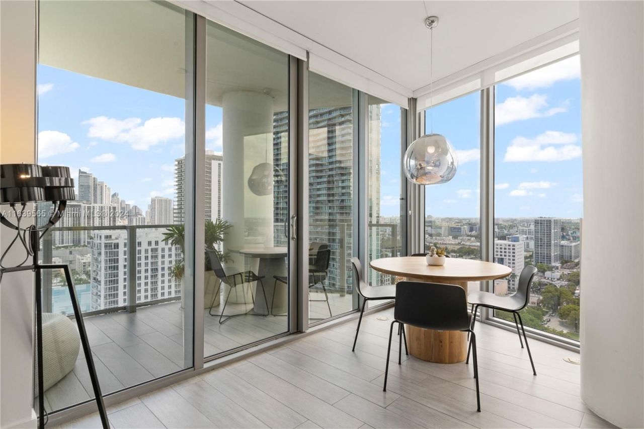 Flat in Miami, USA, 90 m² - picture 12