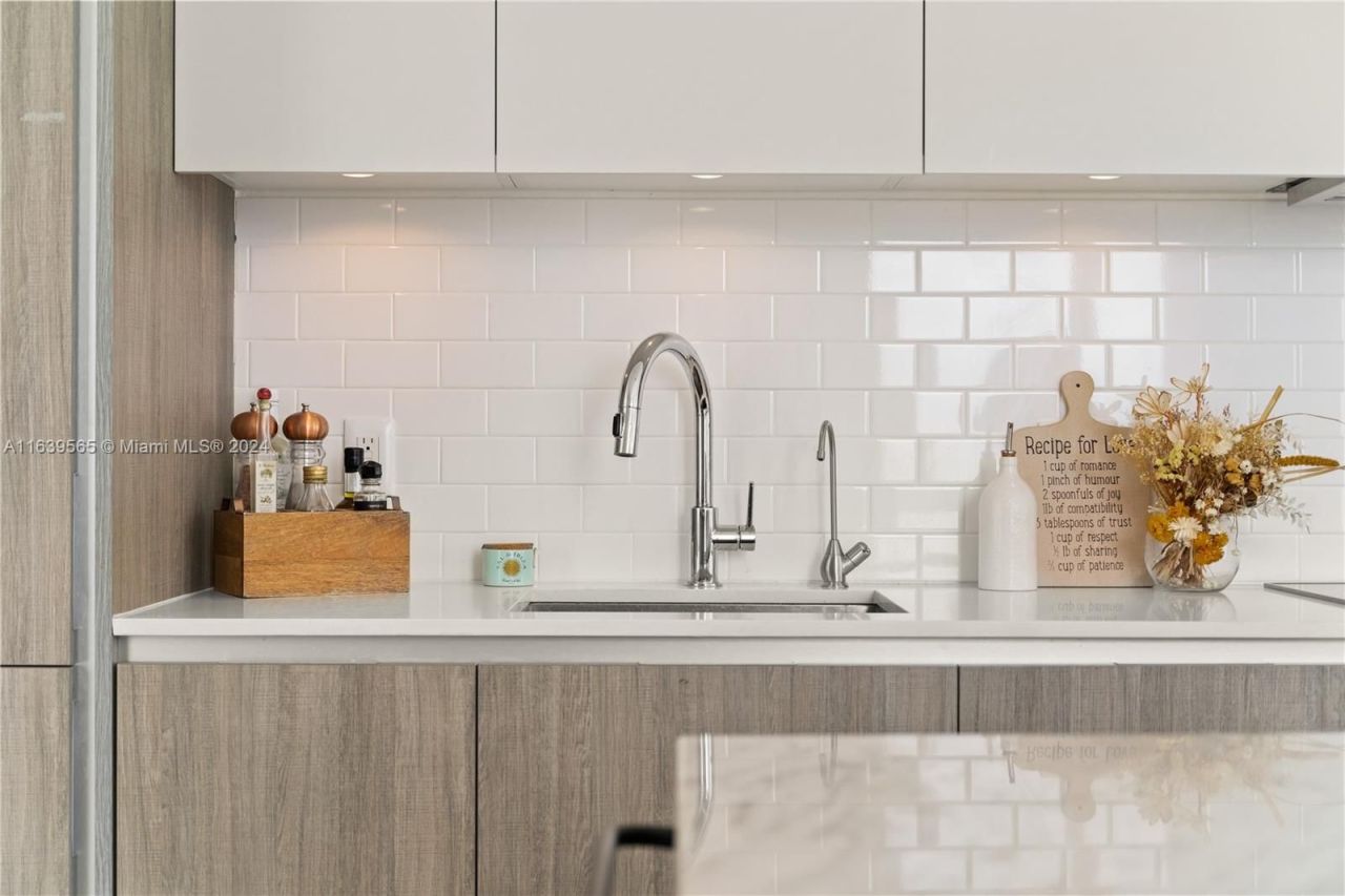 Flat in Miami, USA, 90 m² - picture 9