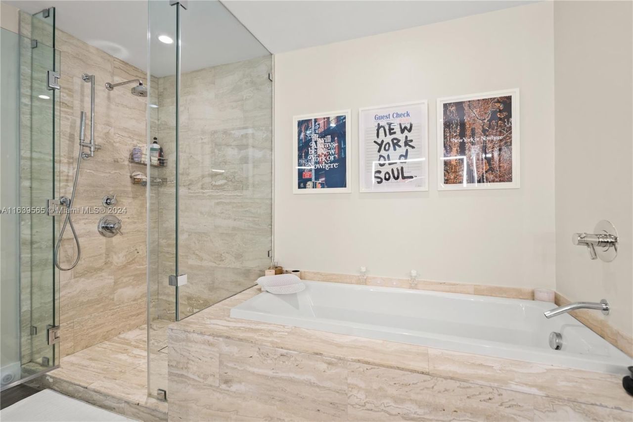 Flat in Miami, USA, 90 m² - picture 15