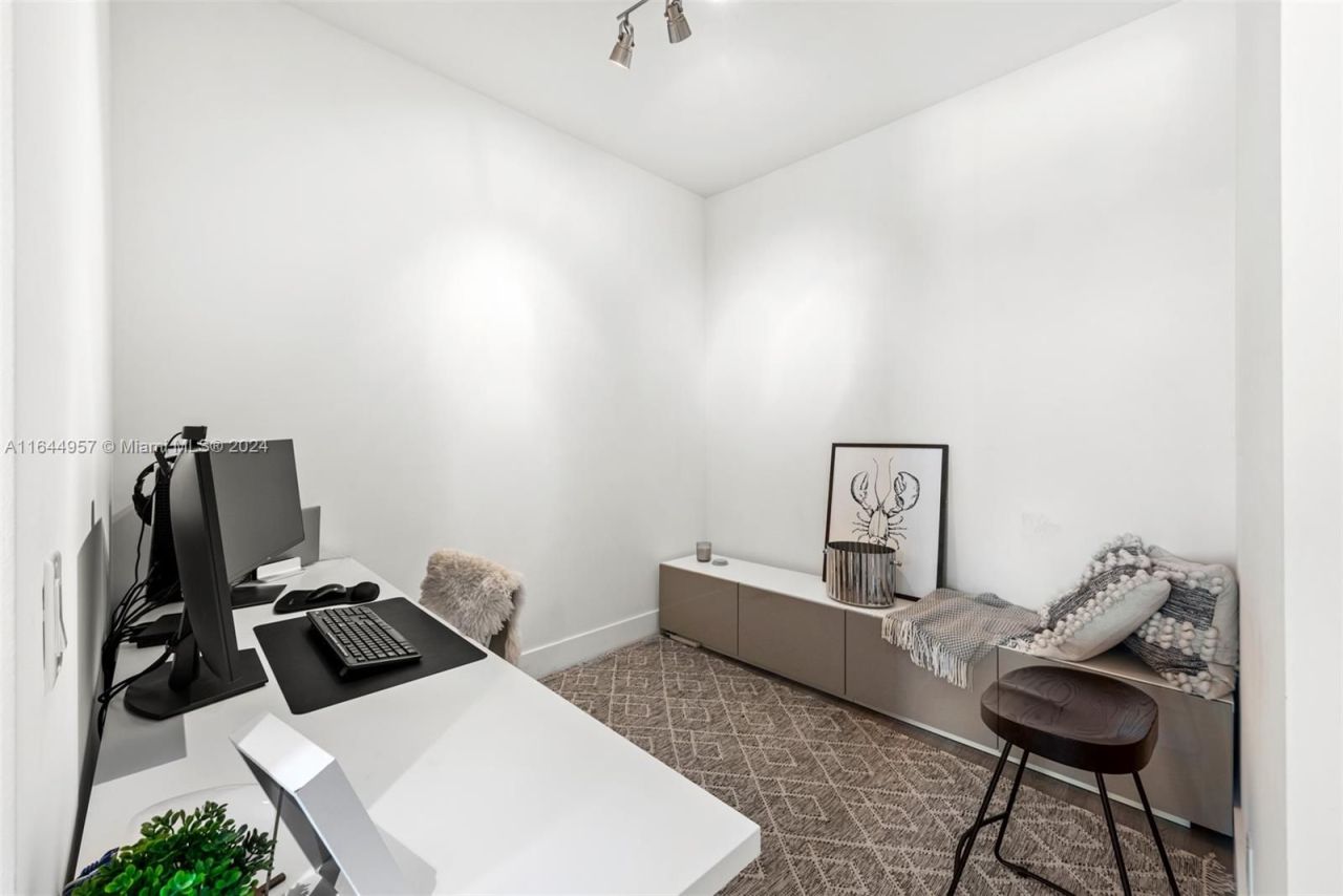 Flat in Miami, USA, 100 m² - picture 13