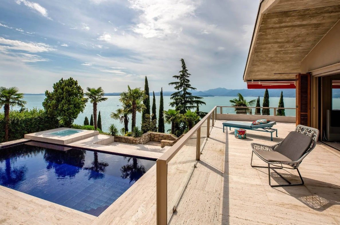 Villa à Torri del Benaco, Italie, 240 m² - image 14