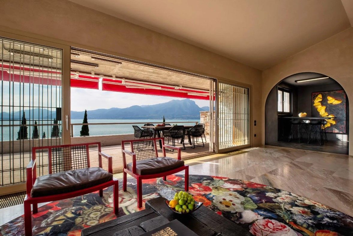 Villa à Torri del Benaco, Italie, 240 m² - image 17