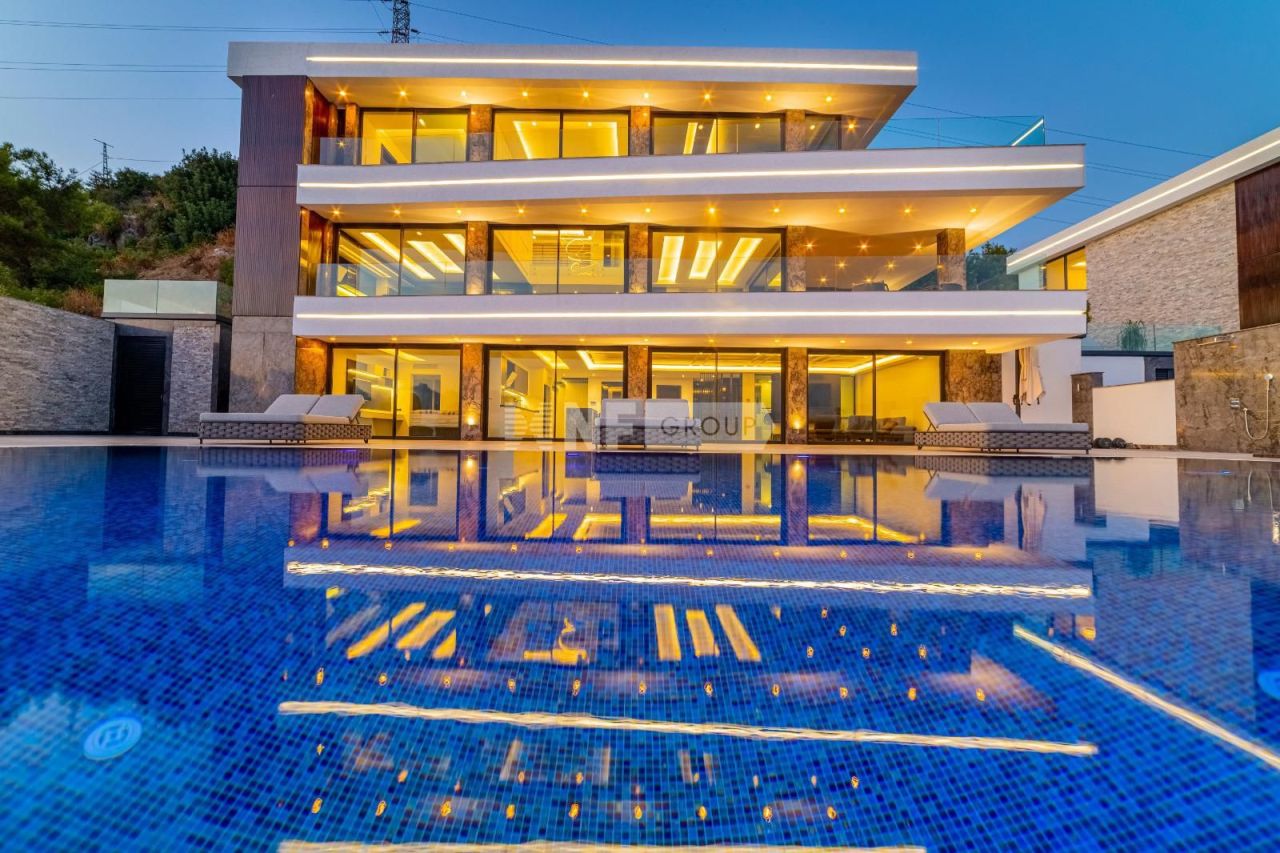 Villa in Alanya, Türkei, 825 m² - Foto 1