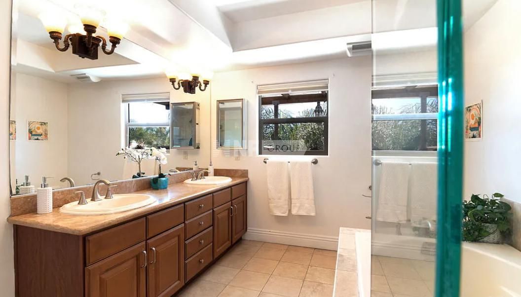 Casa a Los Angeles, USA, 1 406 m² - foto 13