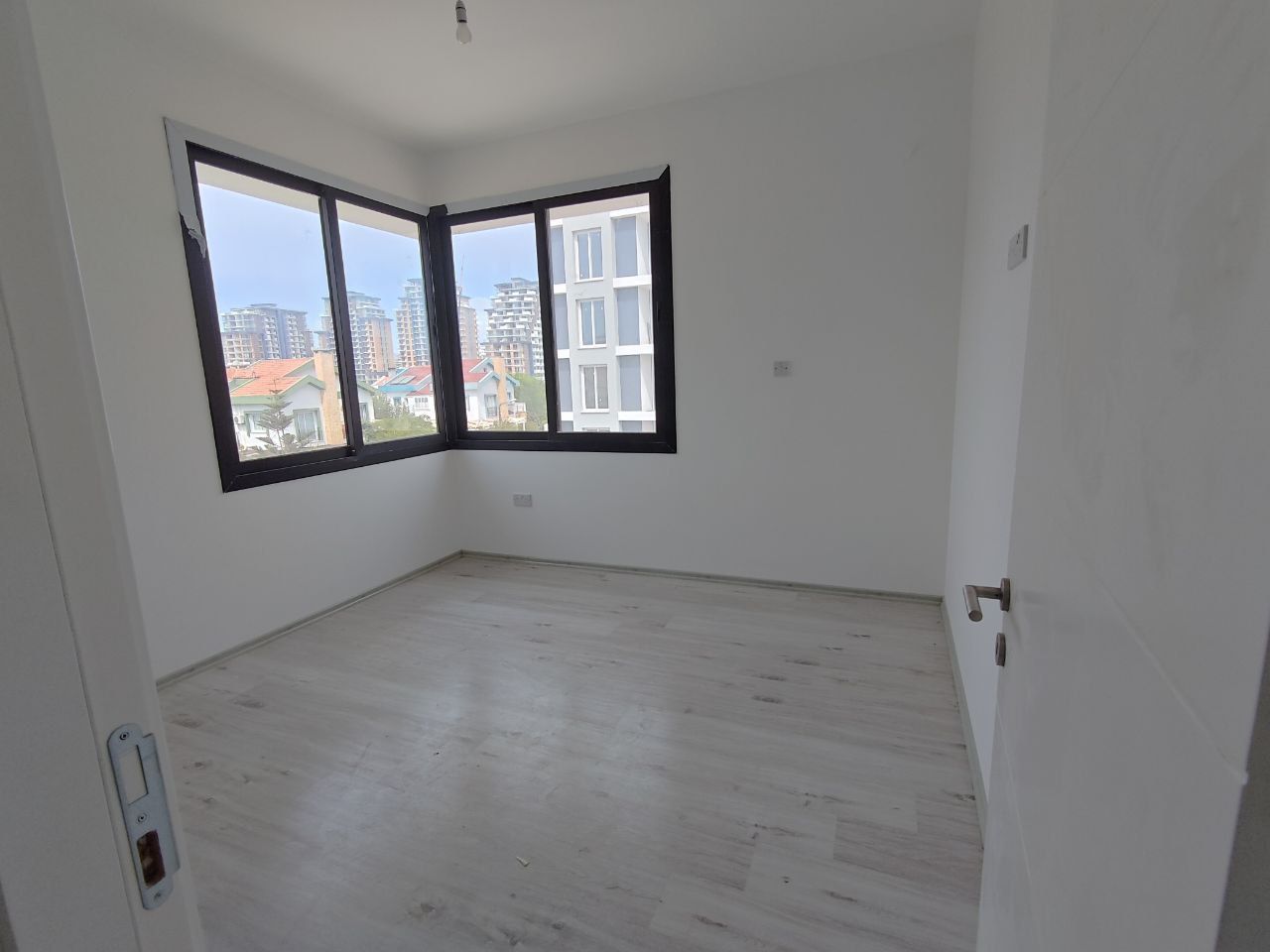 Appartement à Famagouste, Chypre, 91.6 m² - image 4