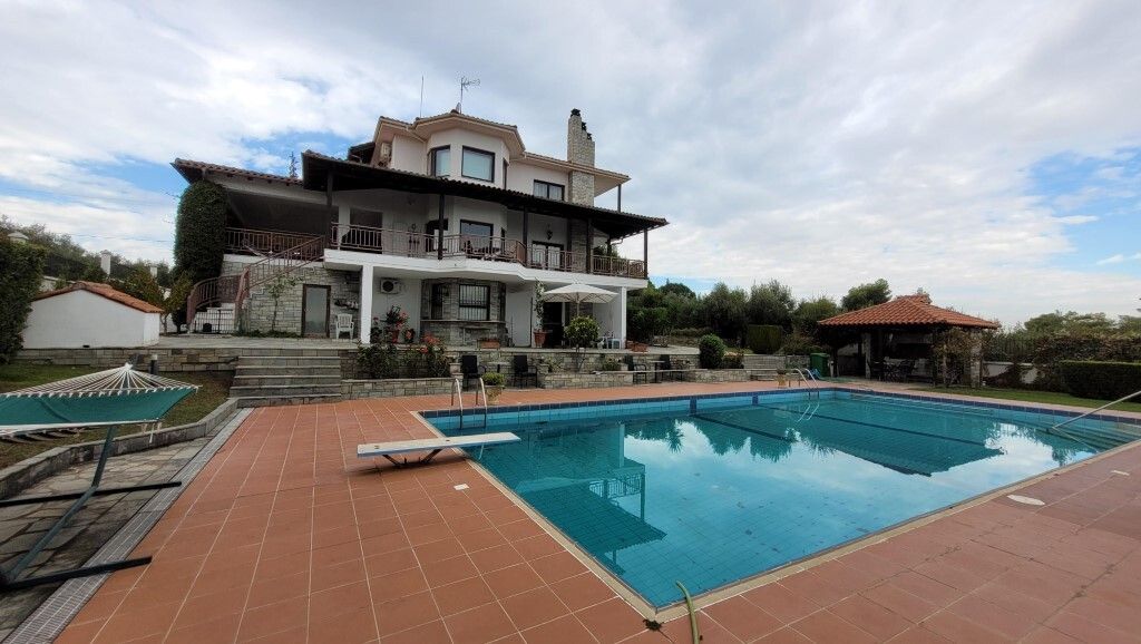 Villa in Thessaloniki, Griechenland, 475 m² - Foto 1