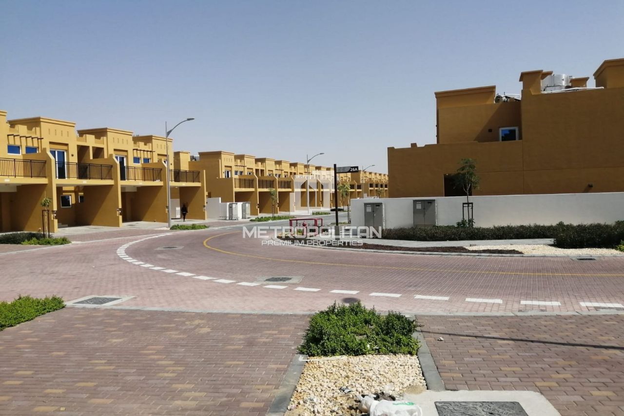 Maison urbaine à Dubaï, EAU, 211 m² - image 1