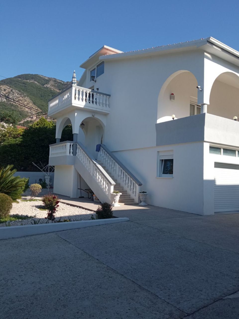 Villa en Kamenari, Montenegro, 309 m² - imagen 1