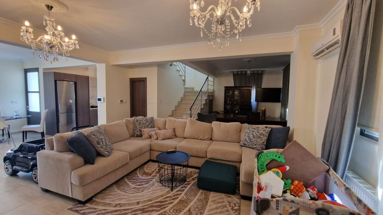 Maison à Larnaca, Chypre, 255 m² - image 2