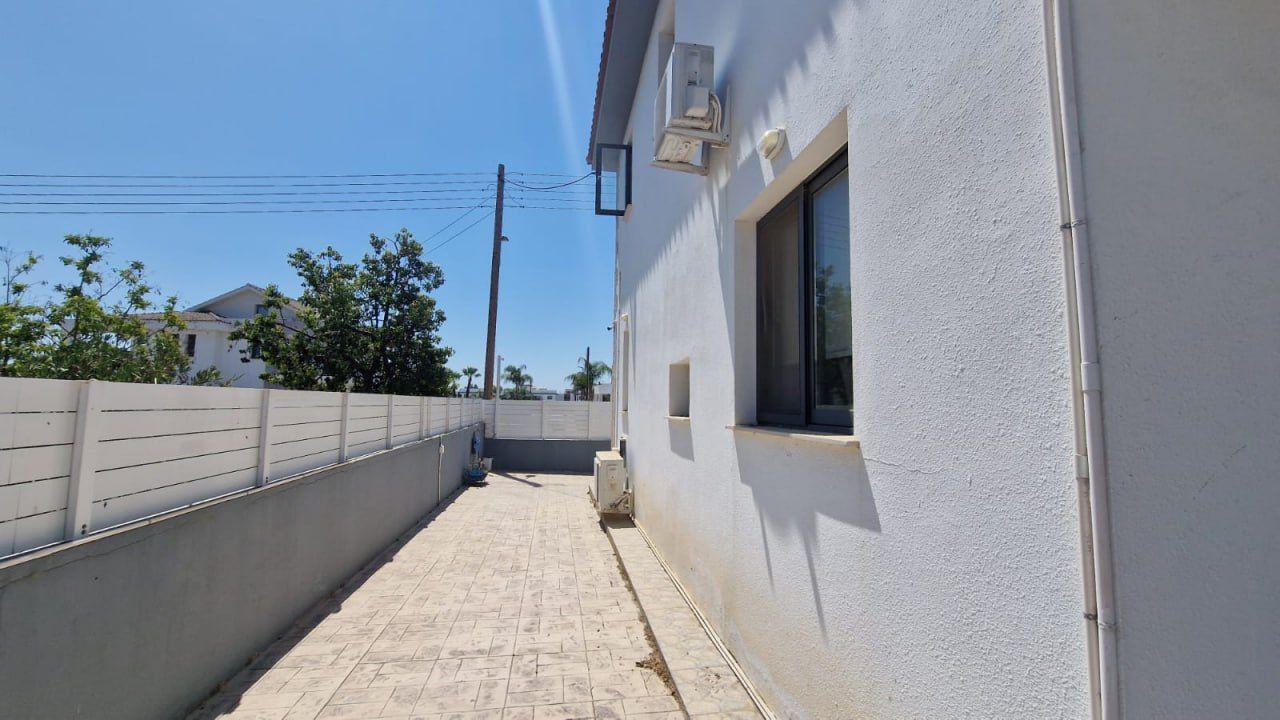 Maison à Larnaca, Chypre, 255 m² - image 17