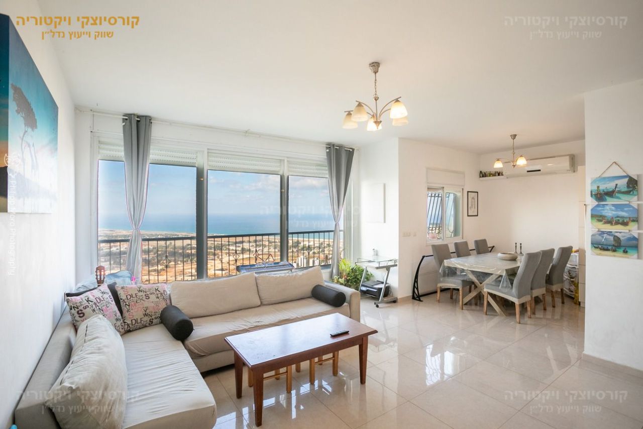 Flat in Haifa, Israel, 92 m² - picture 1