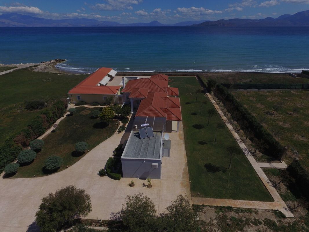 Casa en Peloponeso, Grecia, 500 m² - imagen 1