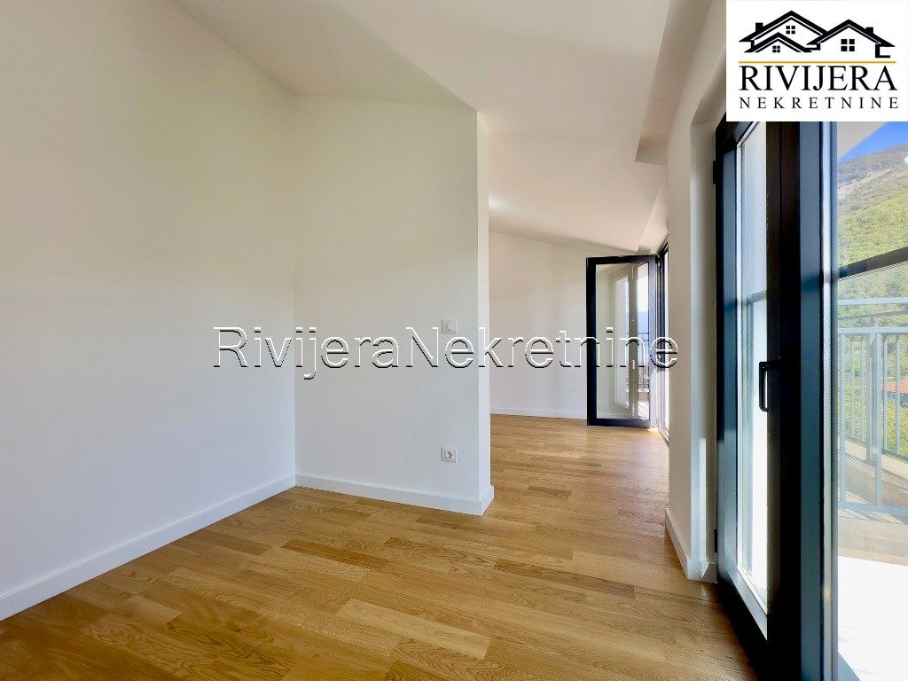 Flat in Herceg-Novi, Montenegro, 107 m² - picture 5