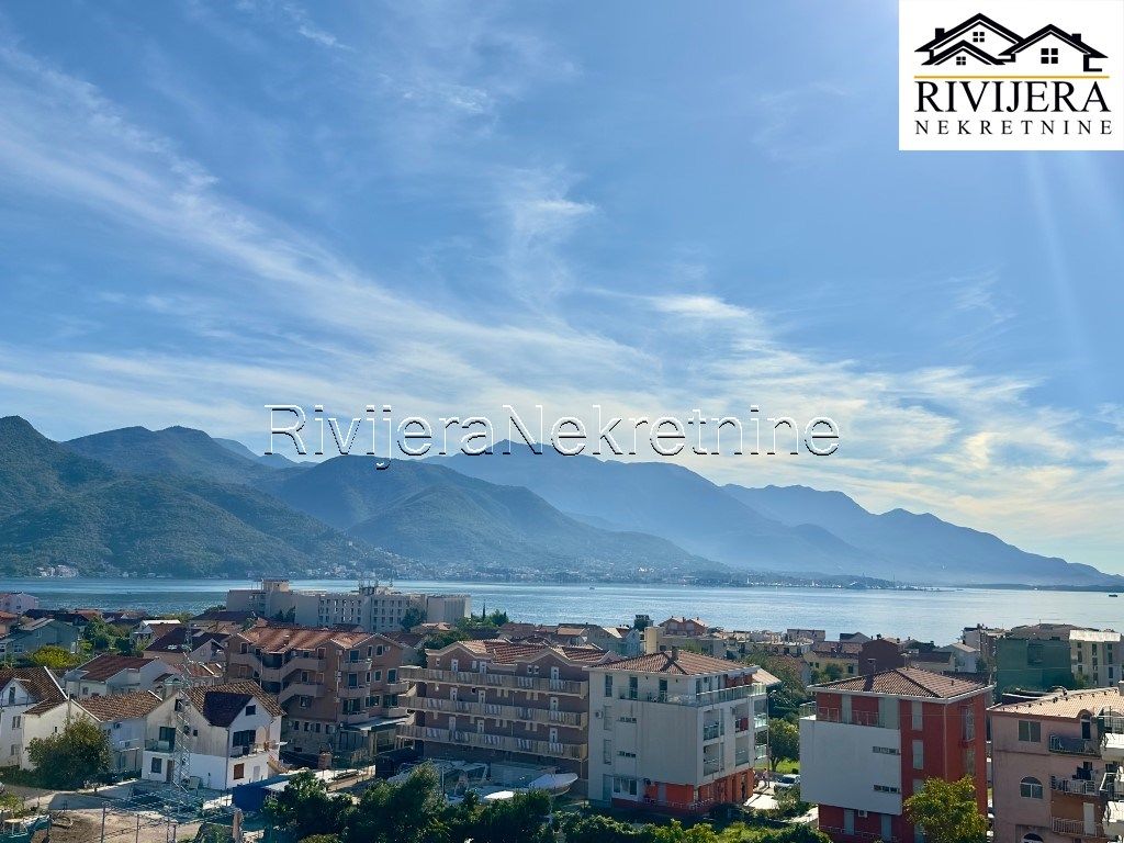 Appartement à Herceg-Novi, Monténégro, 107 m² - image 1