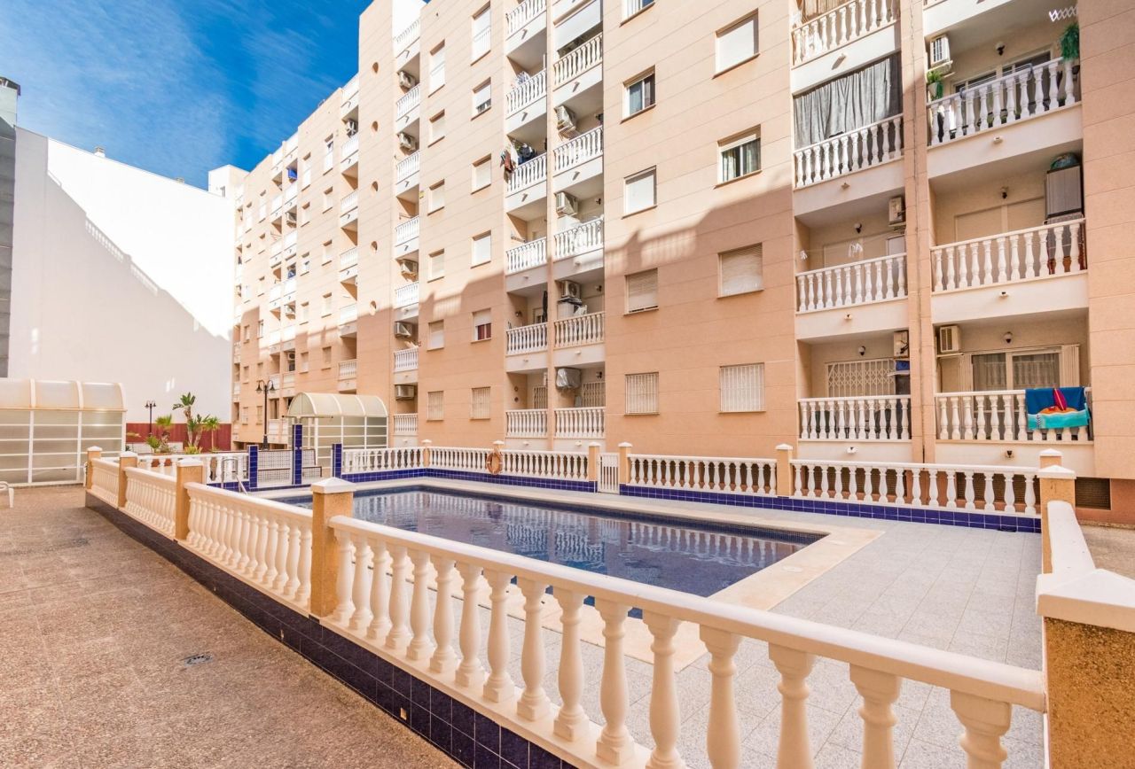 Piso en Torrevieja, España, 54 m² - imagen 1