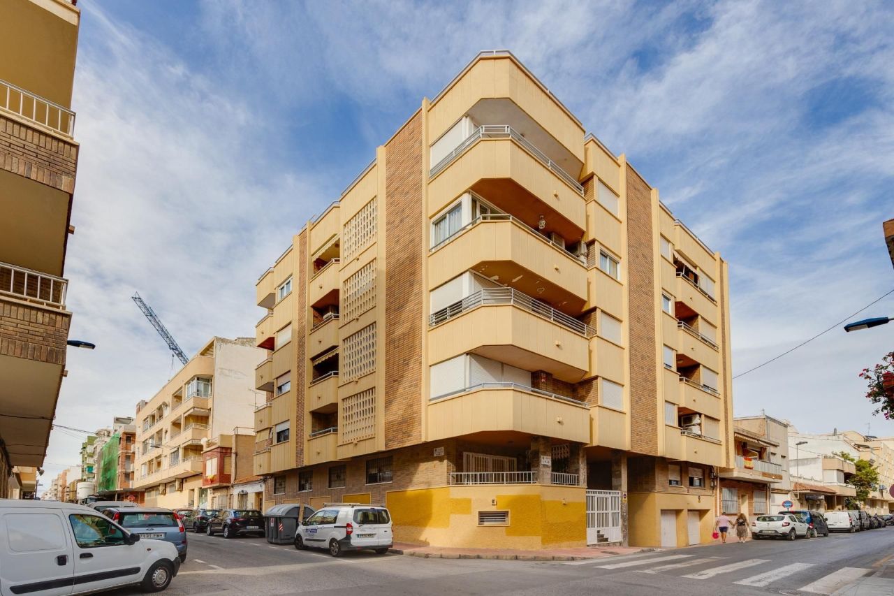 Piso en Torrevieja, España, 103 m² - imagen 1