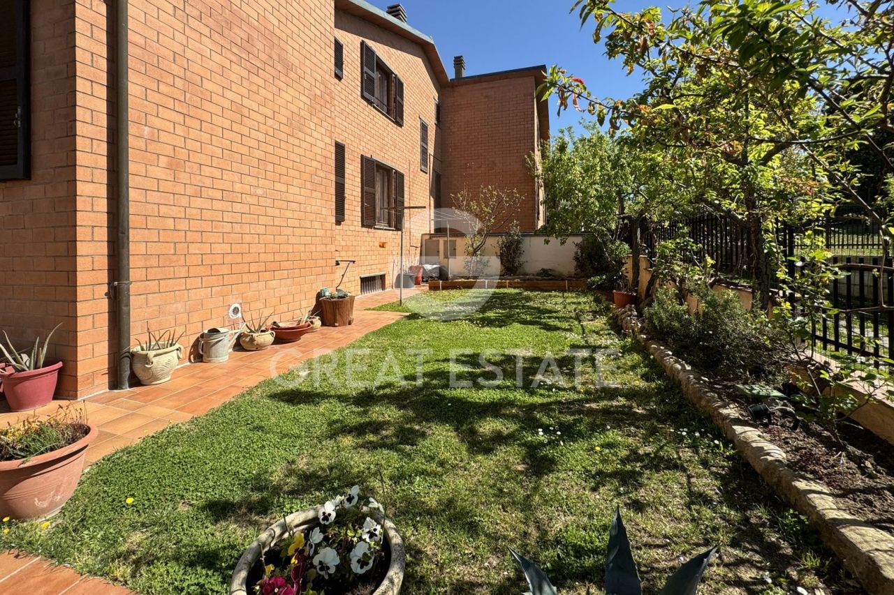 House in Citta della Pieve, Italy, 216.25 m² - picture 8