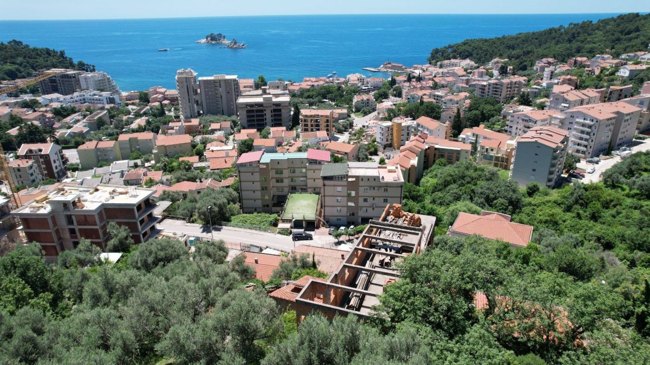 Haus in Petrovac, Montenegro, 500 m² - Foto 1