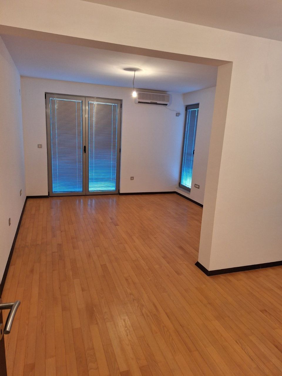 Apartamento en Budva, Montenegro, 89 m² - imagen 1