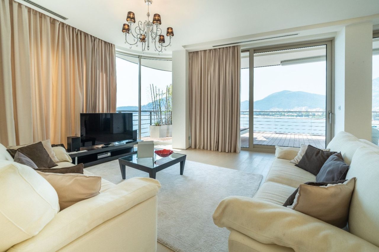 Apartment in Budva, Montenegro, 146 m² - Foto 1