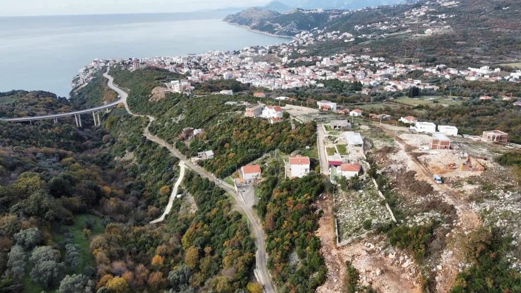 Terreno en el Bar, Montenegro, 1 500 m² - imagen 1