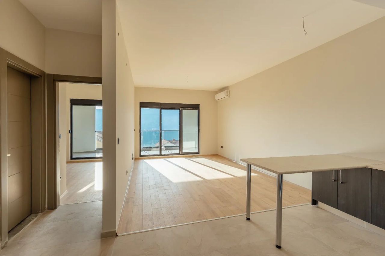 Apartment Herceg Novi, Montenegro, 70 m² - picture 1