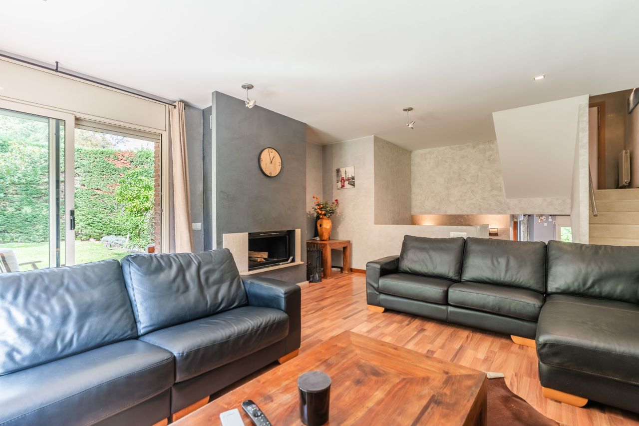 Villa en Vallromanes, España, 275 m² - imagen 8