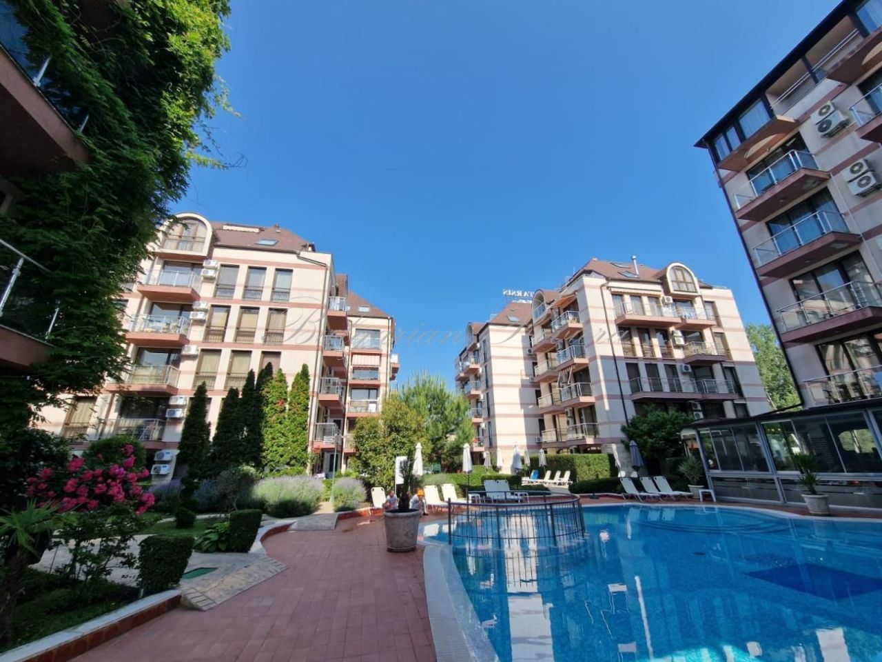 Appartement à Slantchev Briag, Bulgarie, 55 m² - image 1