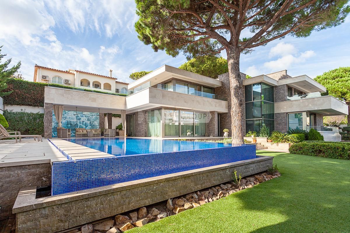 Villa à Platja D'Aro, Espagne, 875 m² - image 1