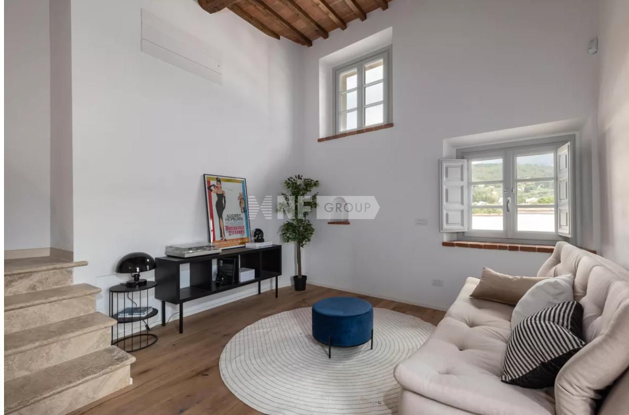 Piso en Florencia, Italia, 177 m² - imagen 1