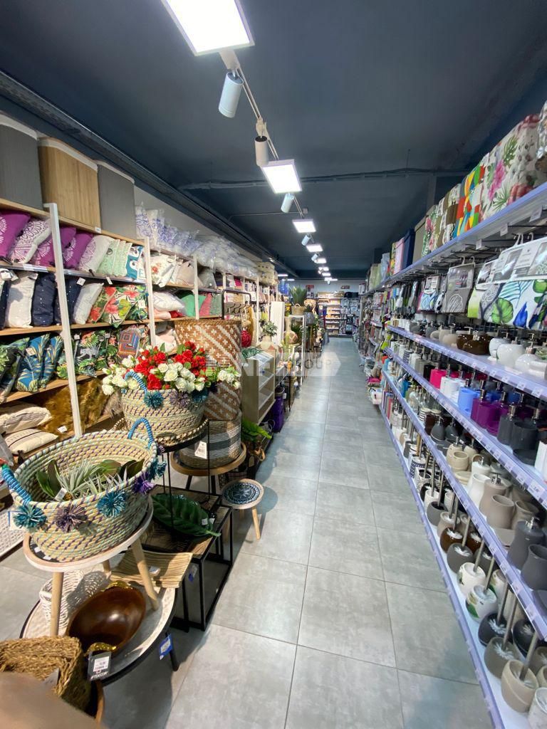 Commercial property in Barcelona, Spain, 635 m² - picture 4