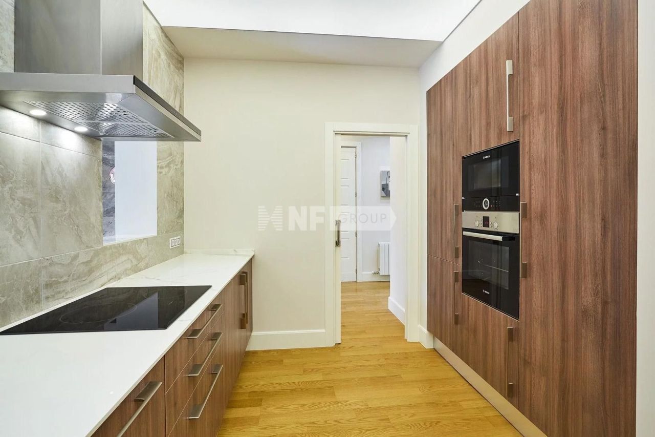 Flat in Barcelona, Spain, 115 m² - picture 6