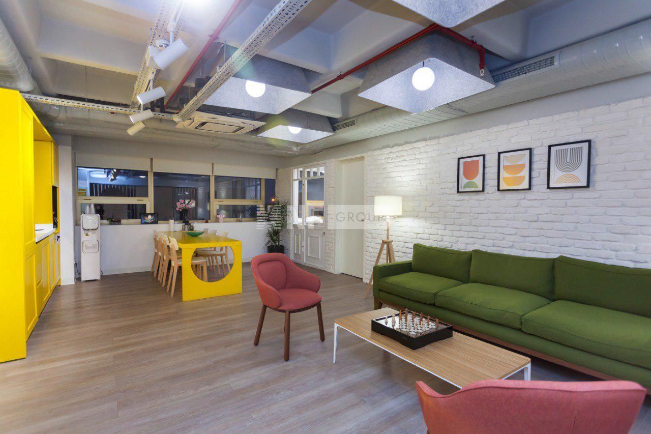 Oficina en Estambul, Turquia, 2 400 m² - imagen 13