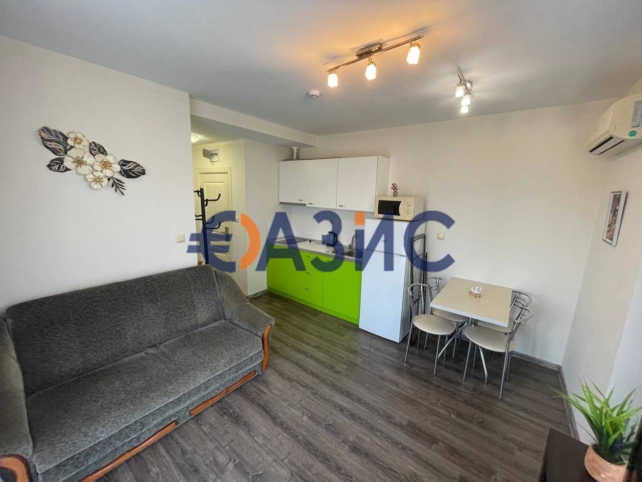 Appartement à Slantchev Briag, Bulgarie, 50 m² - image 1