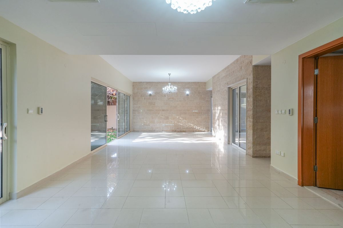 Villa en Abu Dabi, EAU, 481 m² - imagen 1