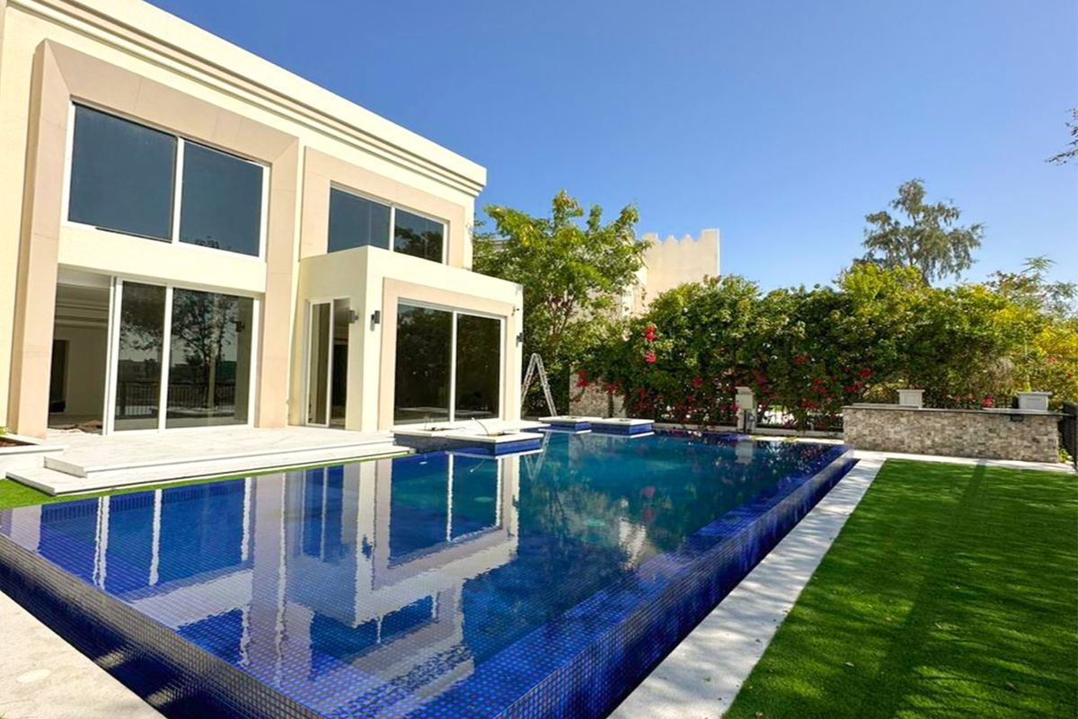 Villa in Dubai, UAE, 483 m² - picture 1