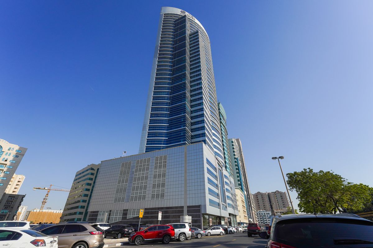 Commercial property in Sharjah, UAE, 95 m² - picture 1