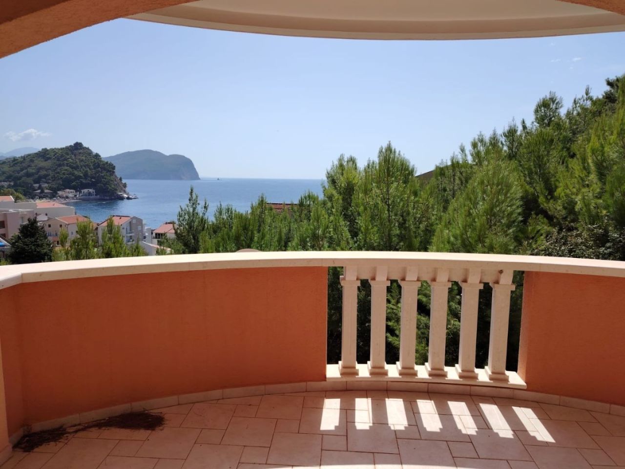 Flat in Petrovac, Montenegro, 79 m² - picture 1