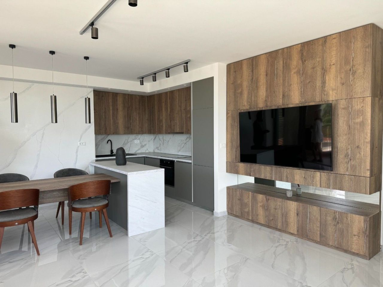 Piso en Rafailovici, Montenegro, 90 m² - imagen 2