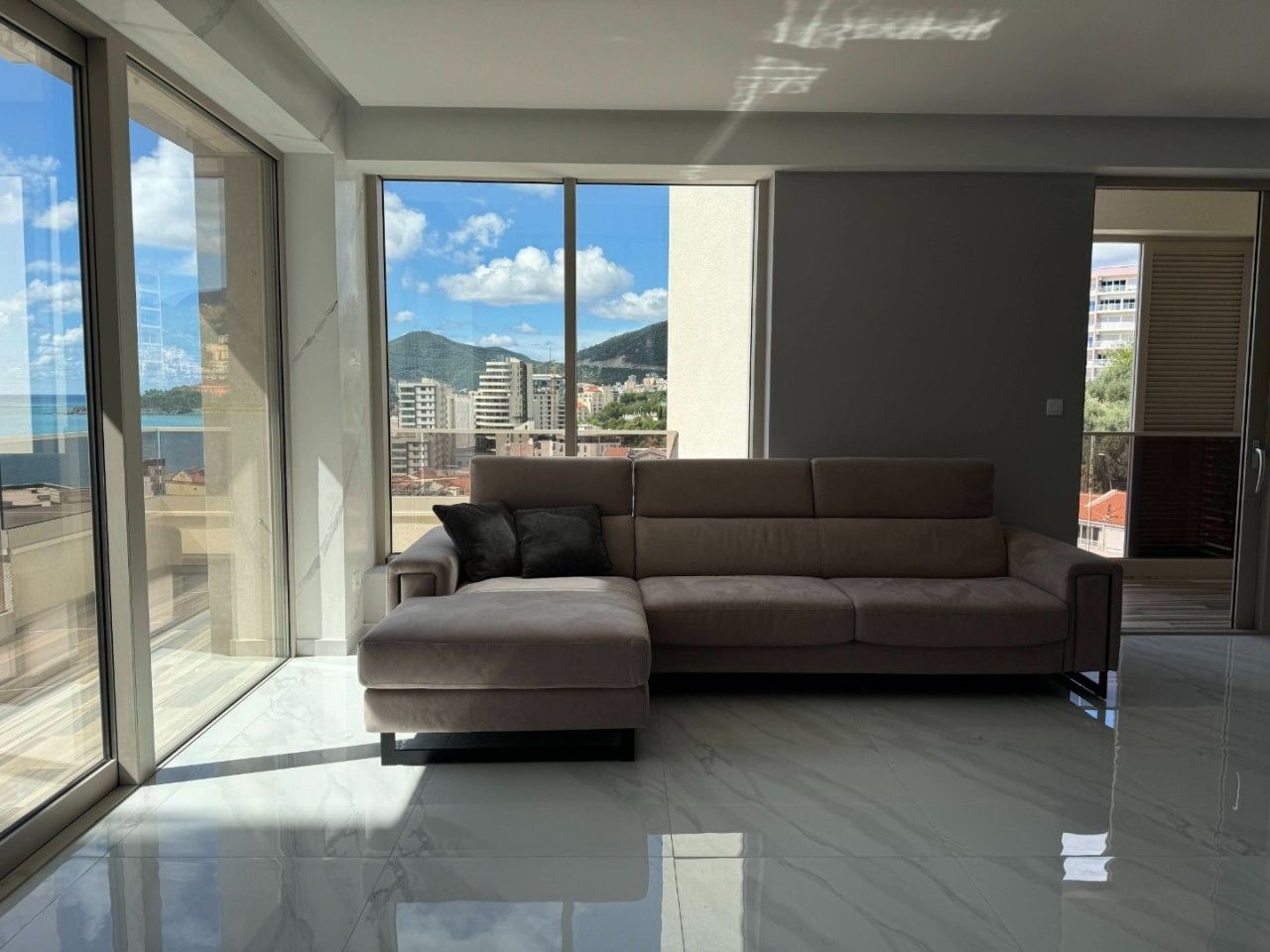 Piso en Rafailovici, Montenegro, 90 m² - imagen 4