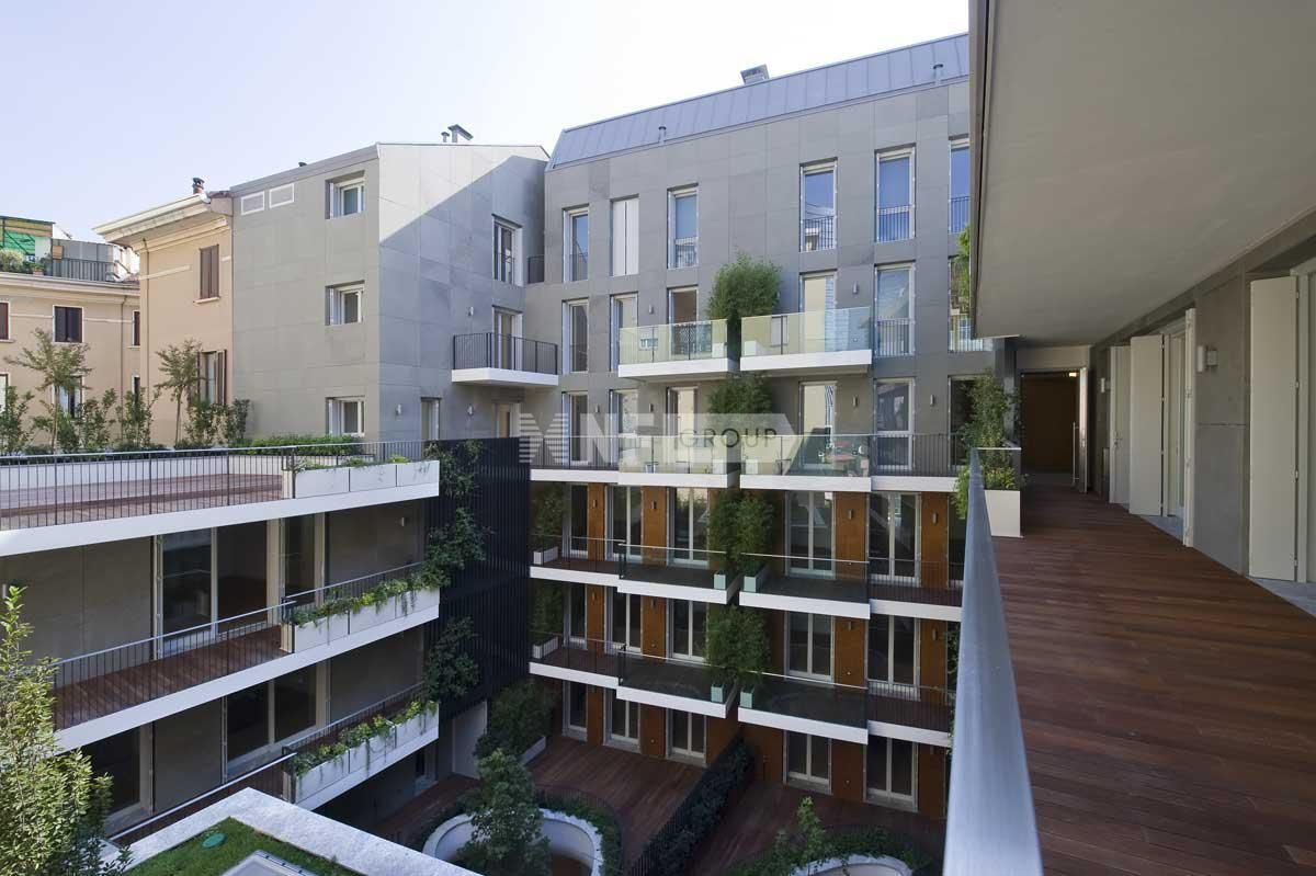 Flat in Milan, Italy - picture 9