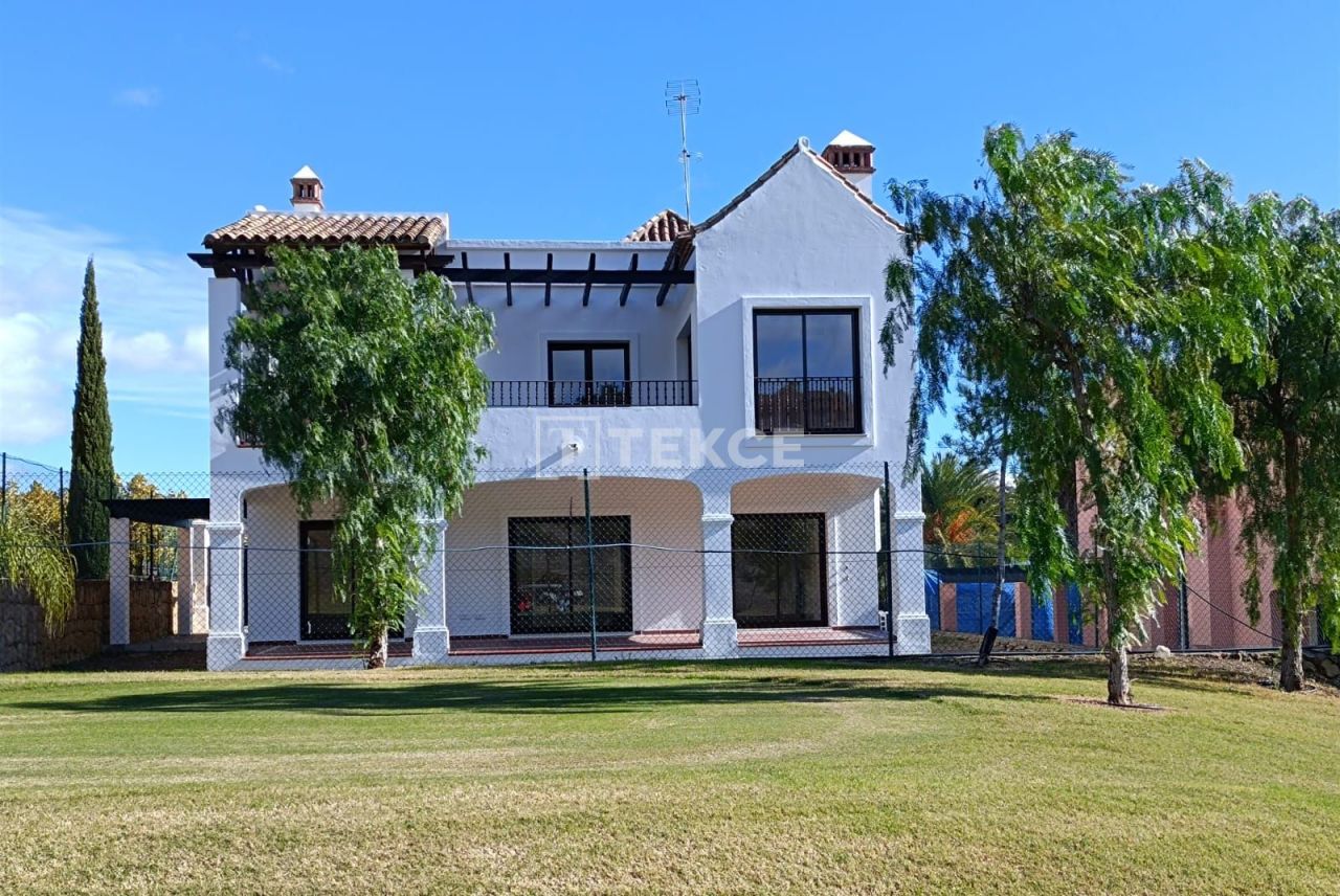 Villa in Estepona, Spanien, 276 m² - Foto 1