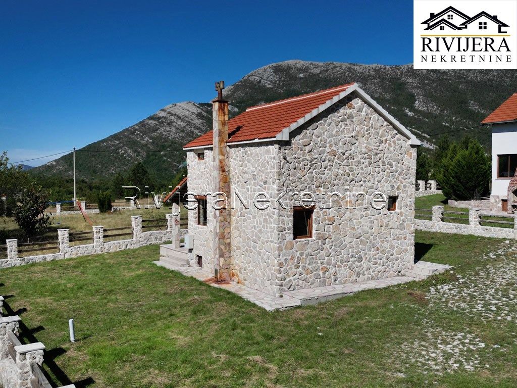 Maison à Herceg-Novi, Monténégro, 57 m² - image 3