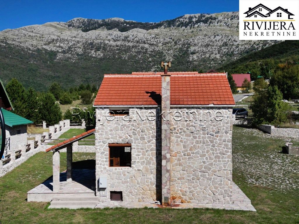 Maison à Herceg-Novi, Monténégro, 57 m² - image 2