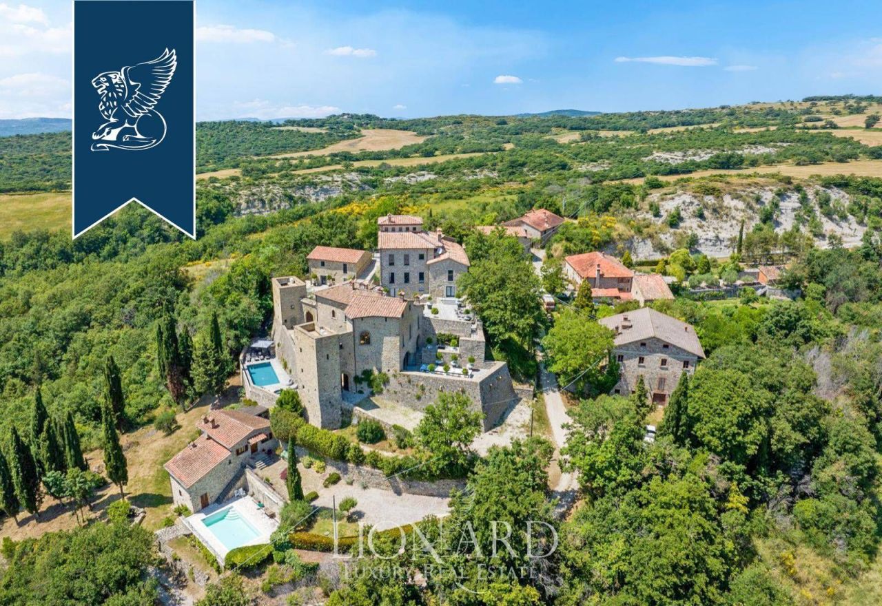 Castillo en Pieve Santo Stefano, Italia, 1 355 m² - imagen 1